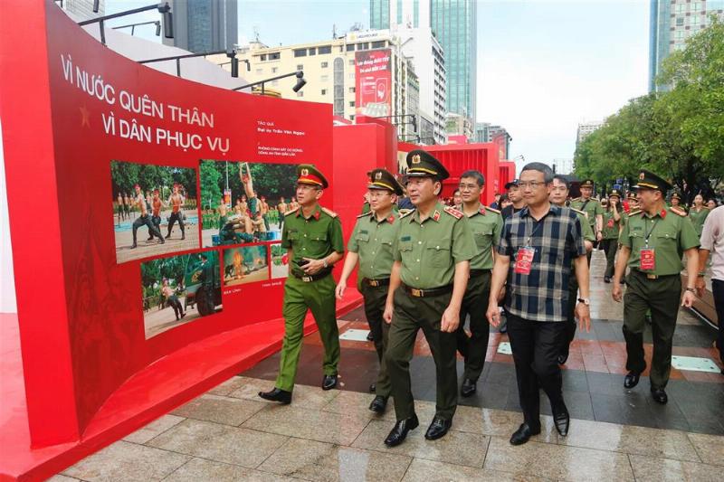 Hình ảnh minh họa sinh hoạt cộng đồng hoặc không gian chung có cư dân tại chung cư Sơn Kỳ 1